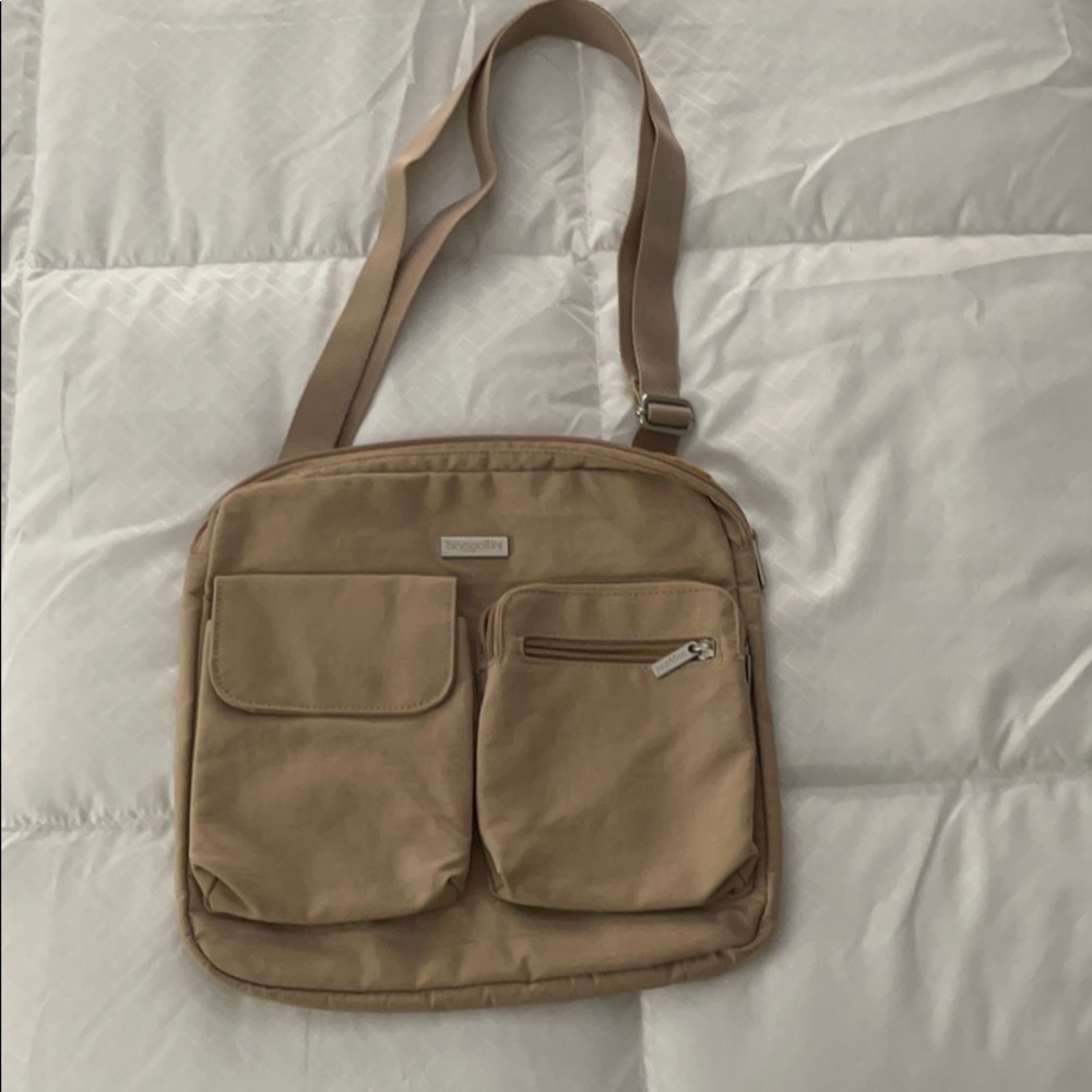 Baggallini purse